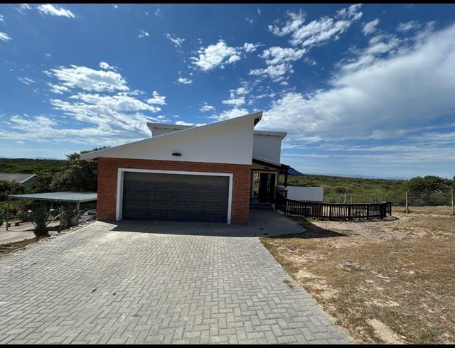 3 BEDROOM HOUSE FOR SALE IN PARADISE BEACH